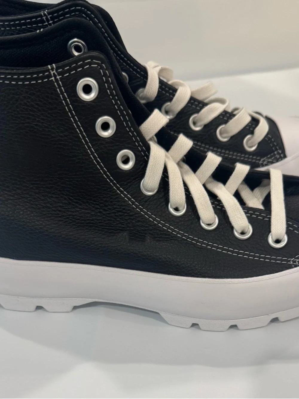 Black High-Top Leather Converse - Picture 3 of 8